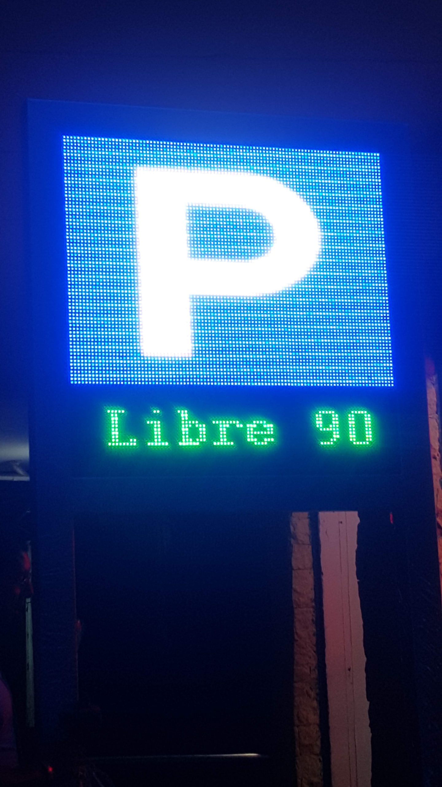 afficheur LED place libre gestion parking 11 20170804 225646 scaled