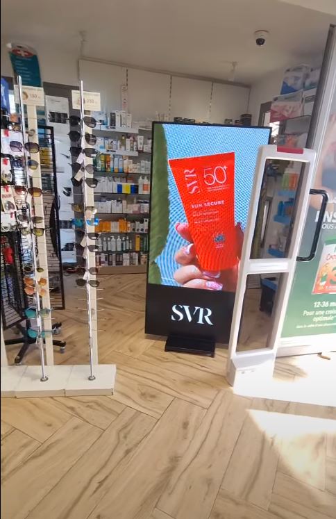 Totem publicitaire 1 totem led pharmacie 1